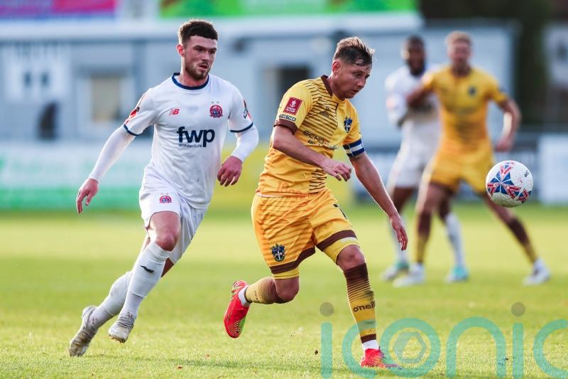 Sutton move off bottom with draw against Barrow in Steve Morison&rsquo;s first match