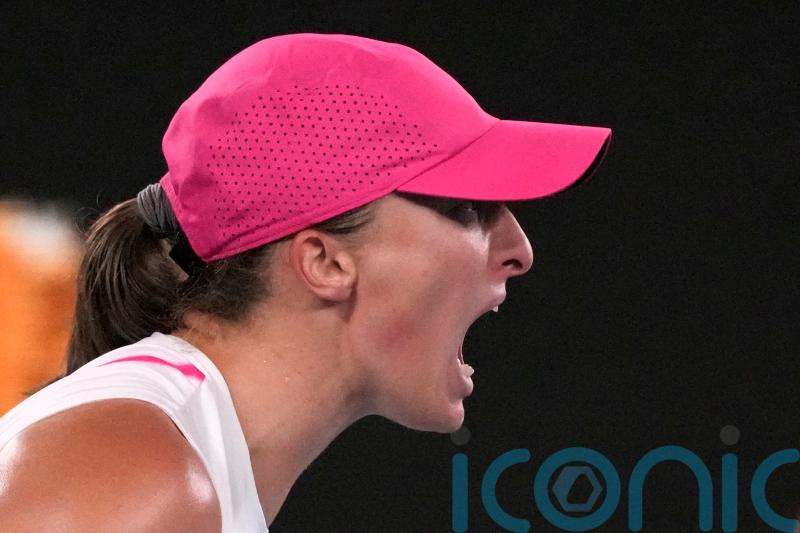 Iga Swiatek survives scare against Danielle Collins to reach third round