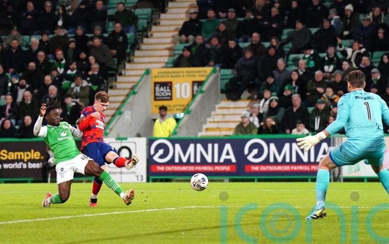 Rangers cut gap on leaders Celtic to five points with dominant win at Hibernian