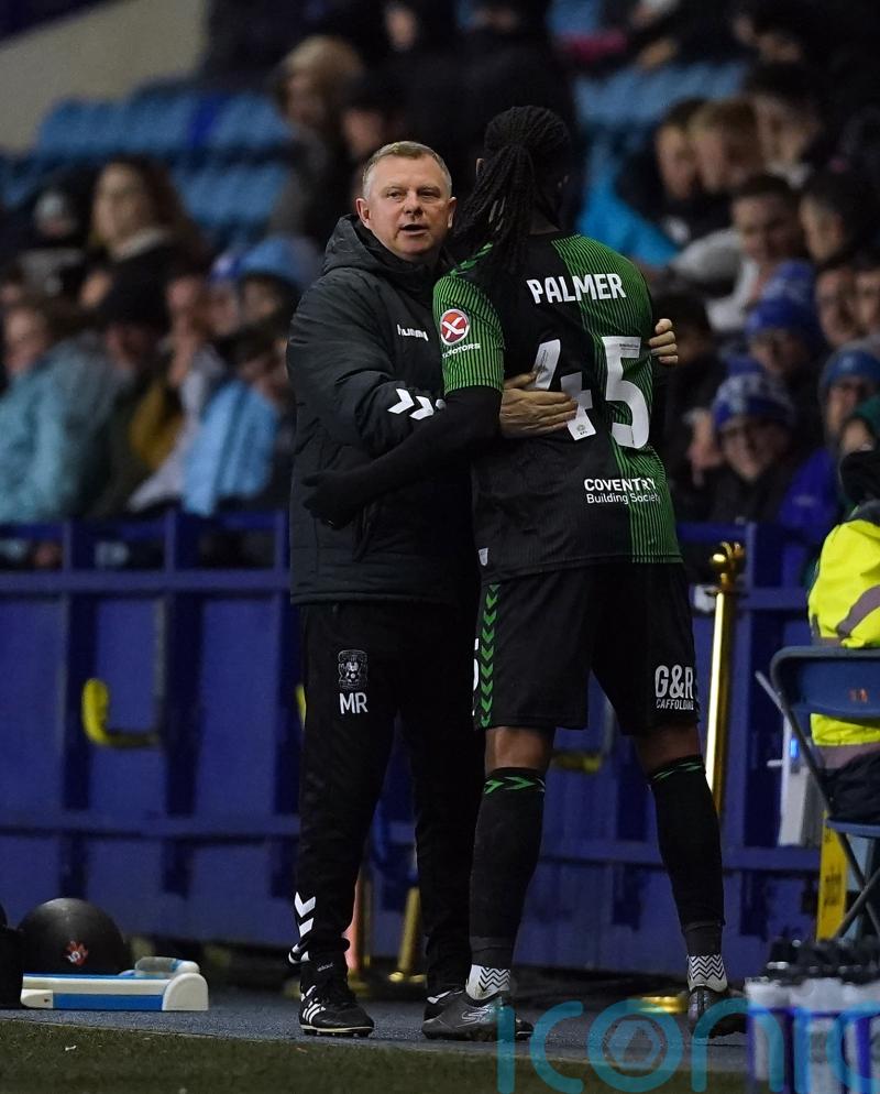 Mark Robins labels Sheff Wed fans who booed Kasey Palmer &lsquo;absolute clowns&rsquo;