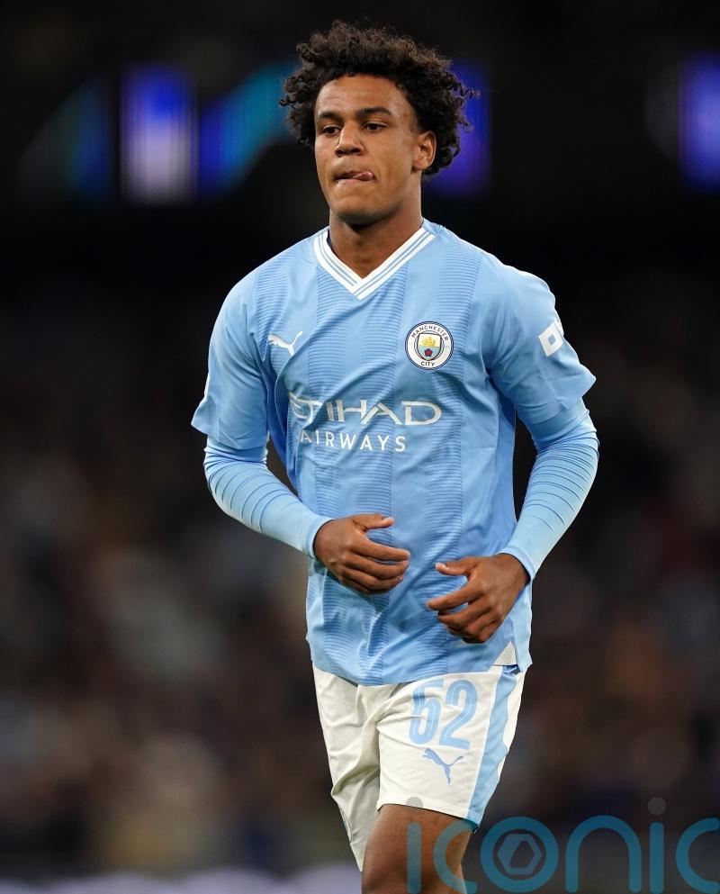 Oscar Bobb extends deal at Manchester City until 2029