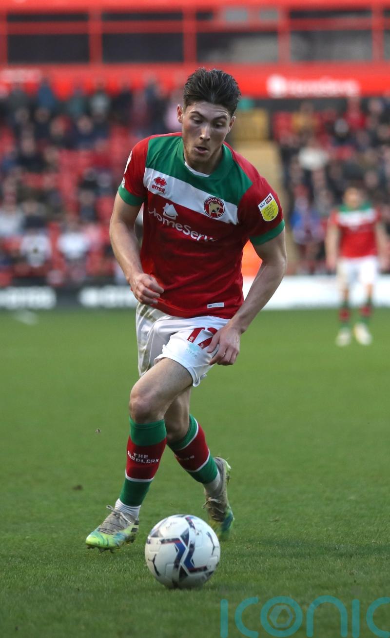 On-song Walsall win for a fifth successive to continue to their climb