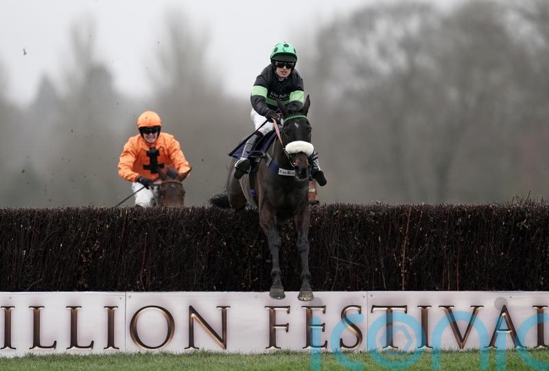 Kim Bailey salutes &lsquo;complete star&rsquo; First Flow, as stable star retired