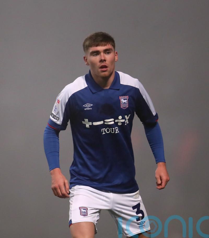 Leif Davis nets winner as Ipswich beat Bristol City to keep pace with Leicester