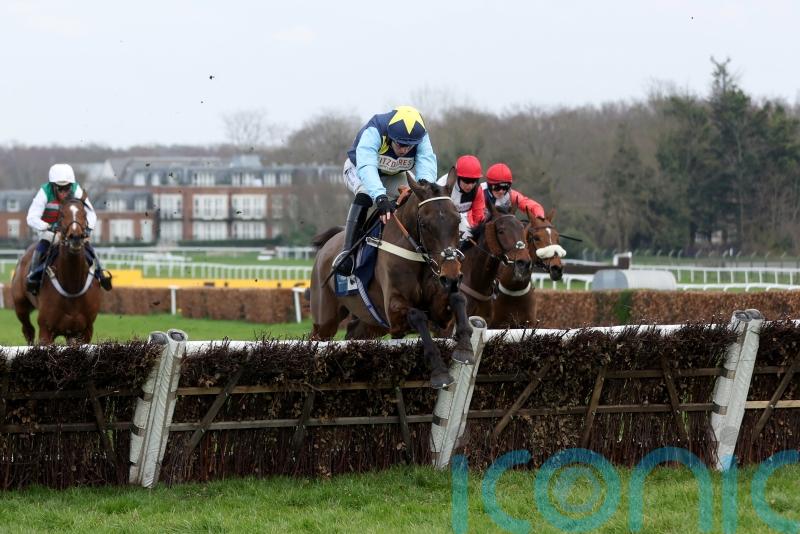 Champagne sparks Sandown celebration for Pauling