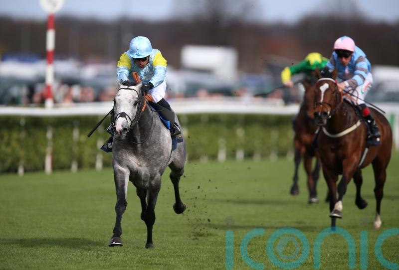 De Sousa gets off to flying start on classy Charyn