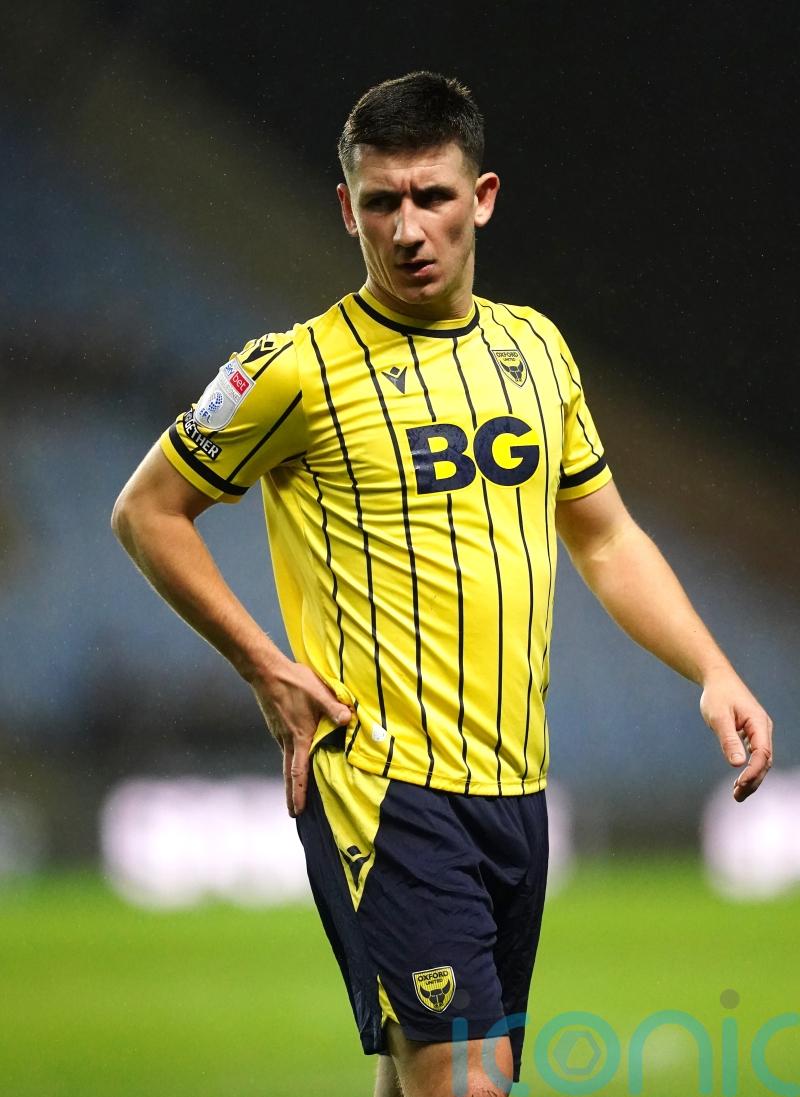 Oxford thrash Fleetwood to boost play-off hopes