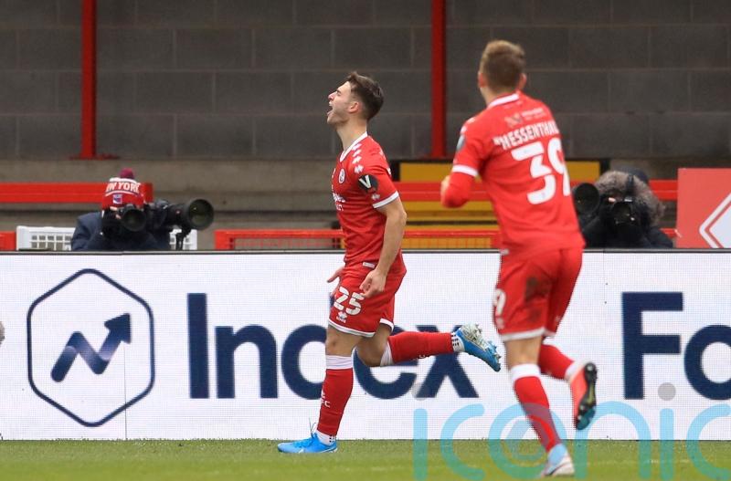 Mansfield&rsquo;s promotion hopes dented as Crawley boost their own hopes of moving up