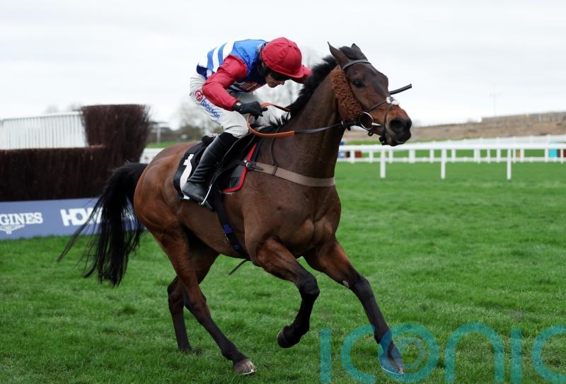 Nicholls needs Threeunderthrufive to tee-up late charge