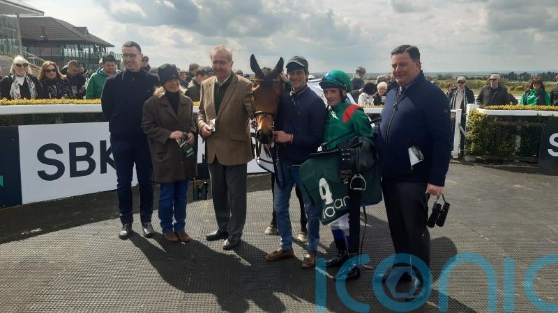 Ezeliya stakes Classic claim with Salsabil verdict