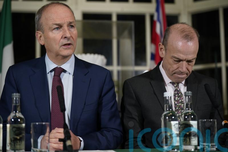 UK and Irish ministers to meet amid row over migration