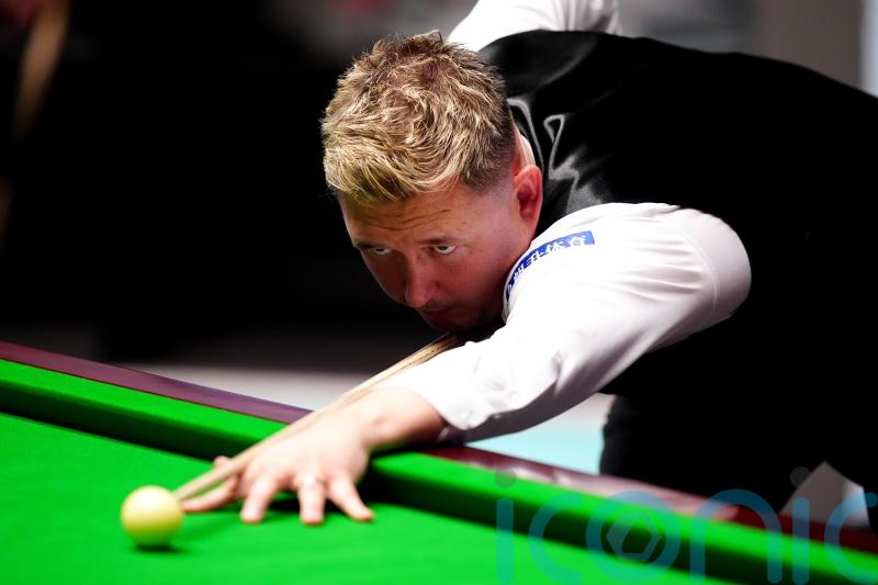 Kyren Wilson takes commanding lead to close on Crucible final place