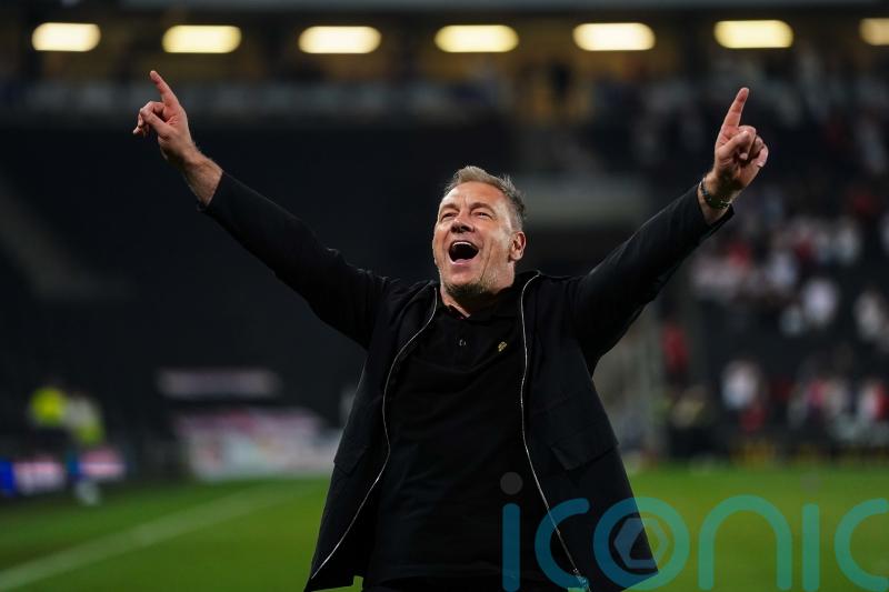 Scott Lindsey thanks Crawley doubters for &lsquo;fuelling&rsquo; club&rsquo;s promotion push