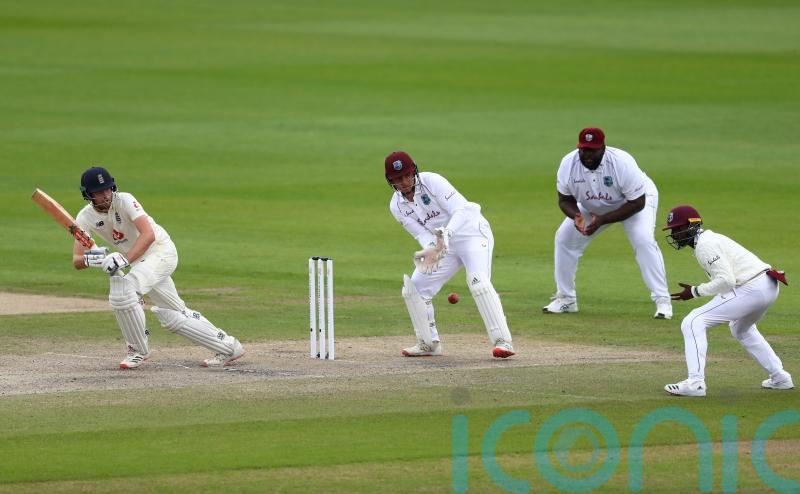 Surrey secure big win over Warwickshire to go 21 points clear at top of table