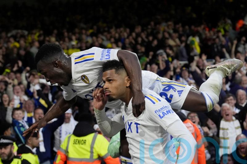 Leeds crush Norwich to move to within one game of a Premier League return