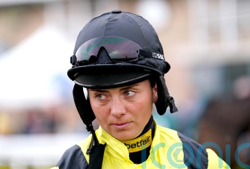 Bryony Frost suffers broken collarbone in France