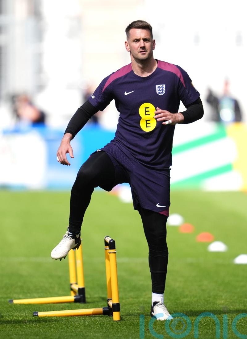 Tom Heaton praises England set-up on return as a training goalkeeper