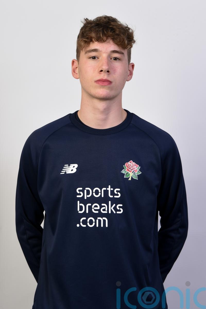 Rocky Flintoff signs first professional contract with Lancashire