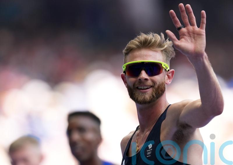 Josh Kerr stays cool over Jakob Ingebrigtsen jibe and cruises into 1500 semis