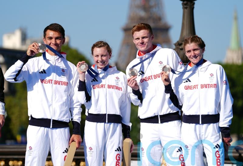 Bronze for Great Britain in thrilling finish to mixed relay triathlon