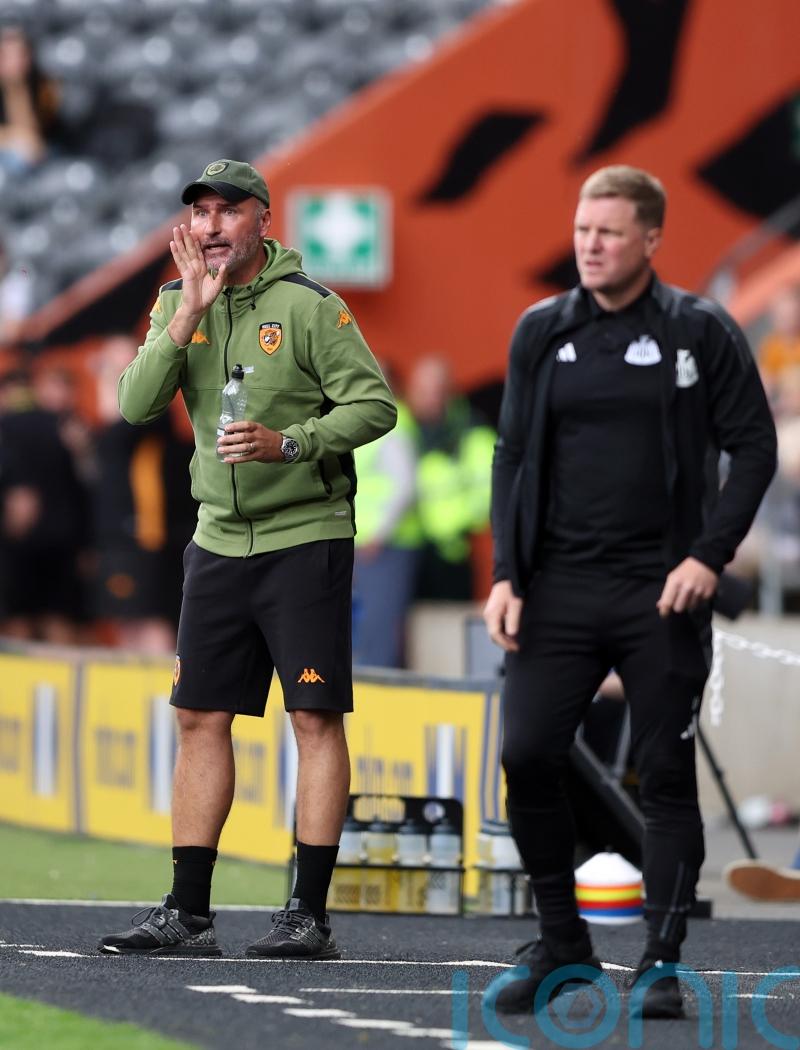 Tim Walter still desperate for reinforcements after Hull open with draw