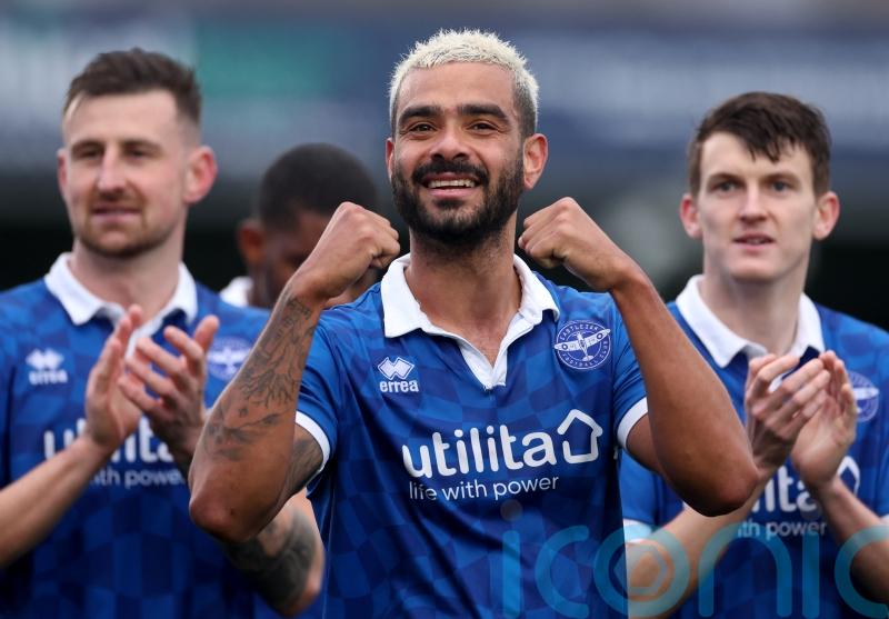 Eastleigh fight back from 2-0 down to beat Fylde