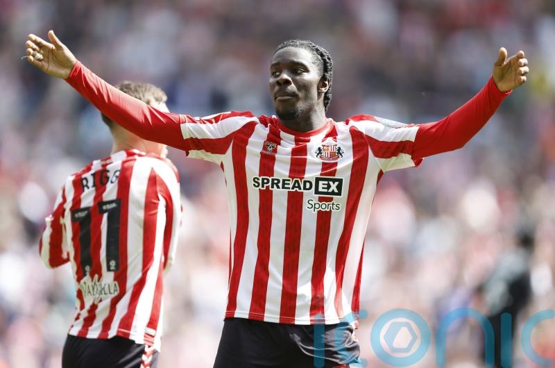 Eliezer Mayenda scores twice as Sunderland thrash Sheffield Wednesday
