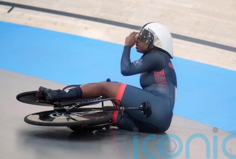 Kadeena Cox crashes out of C4-5 time trial medal race