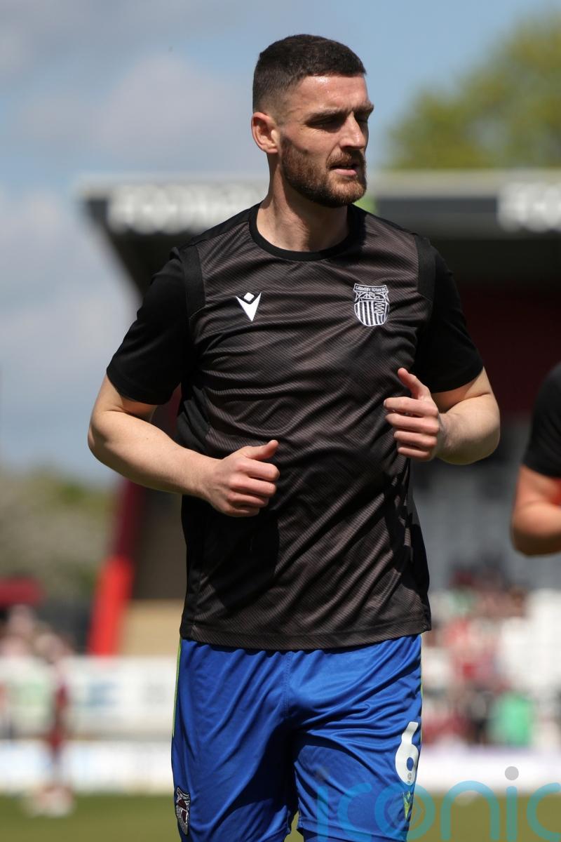 Hartlepool survive red card and goalkeeper injury to draw with Braintree