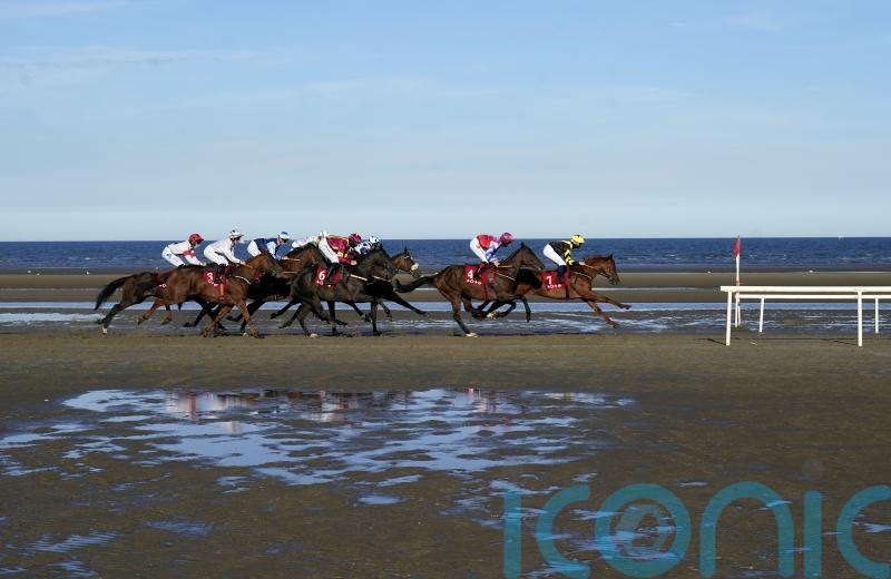 Life&rsquo;s a beach for Williams after Laytown win with Ivasecret