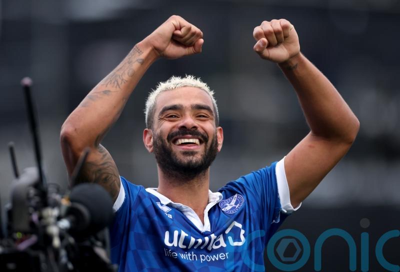 Eastleigh win entertaining clash with Rochdale