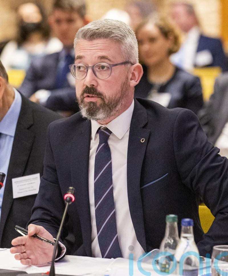 Sinn Fein urged to correct Dail record on teenager who received senator&rsquo;s texts