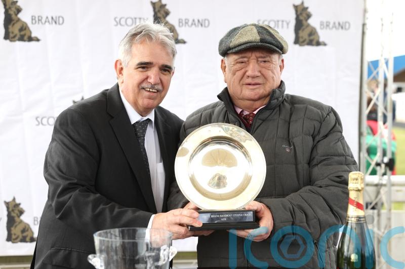 Menzies hails &lsquo;inspirational&rsquo; John Wade