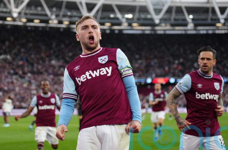 Jarrod Bowen penalty heaps pressure on Erik ten Hag as West Ham beat Man United