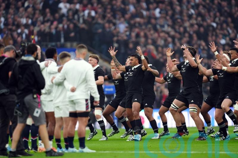 England step forward as All Blacks perform the Haka after pre-match controversy
