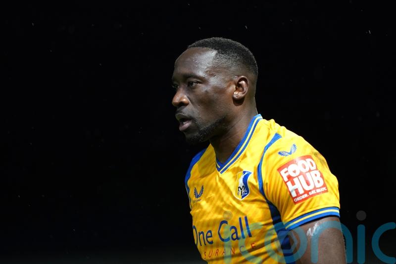 Mansfield ease past 10-man Curzon Ashton to reach FA Cup second round