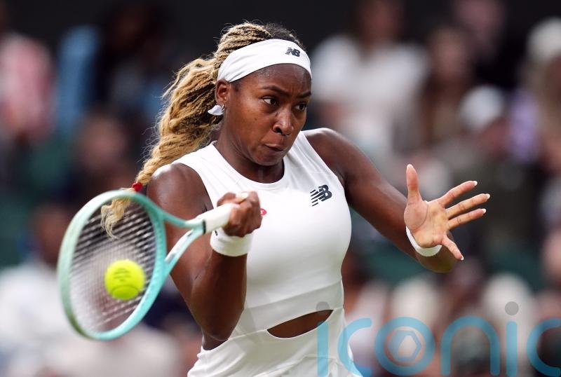 Coco Gauff secures rare victory over Iga Swiatek to progress at WTA Finals