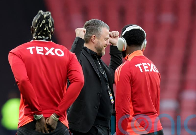 Aberdeen down Dundee with storming second-half show and go top of the table