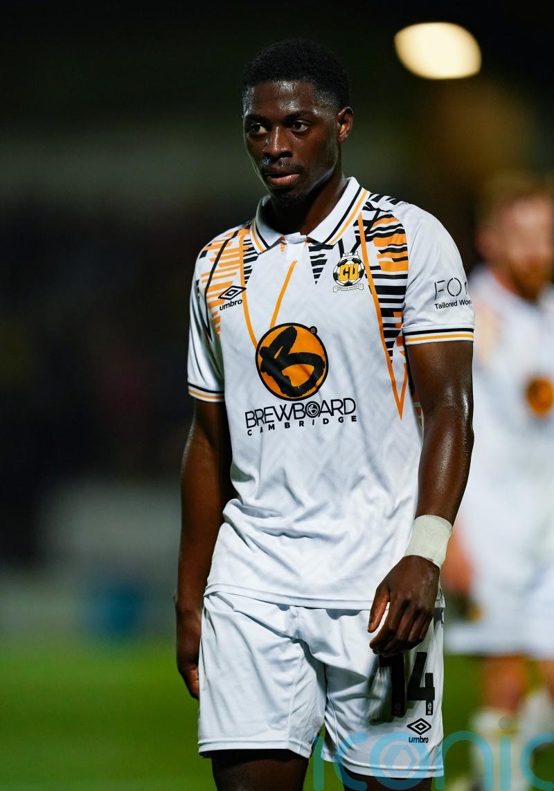 Sullay Kaikai&rsquo;s late header earns 10-man Cambridge draw with Bolton