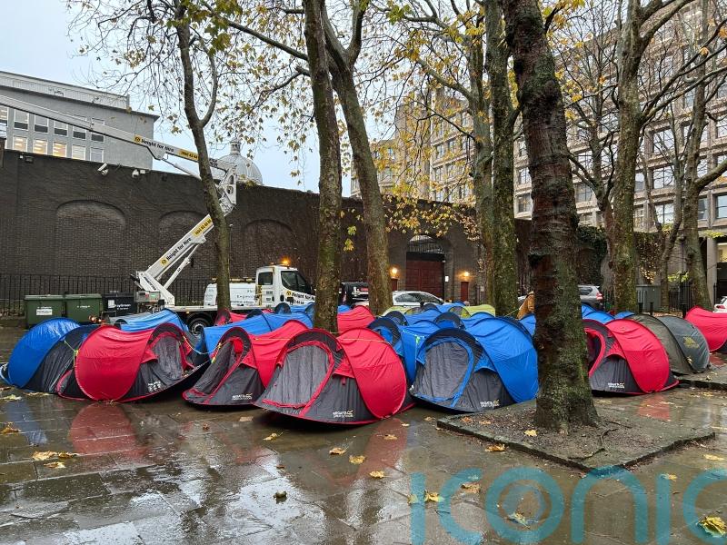 Concern raised over tents in Dublin as Storm Darragh approaches