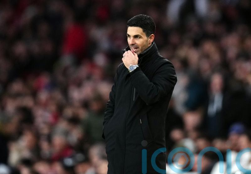 Arsenal unable to make the most of Liverpool&rsquo;s slip as they draw with Everton