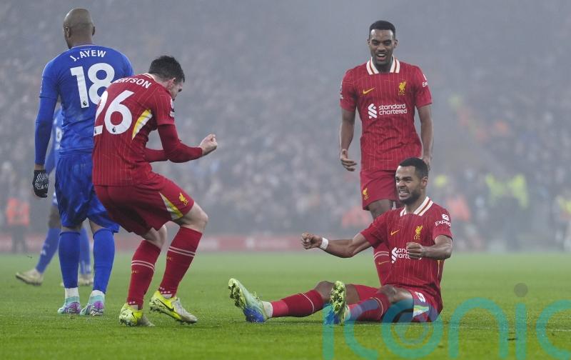 Liverpool punish rivals&rsquo; errors with dominant win over Leicester to stretch lead