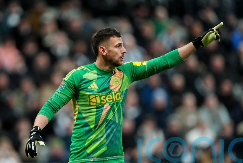 Newcastle boss Eddie Howe praises &lsquo;low maintenance&rsquo; Martin Dubravka