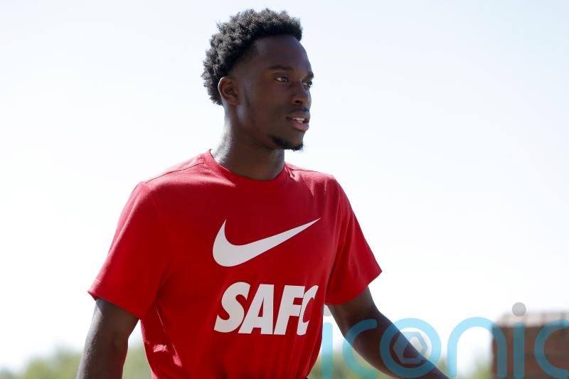 Bolton&rsquo;s Jay Matete at the double as Lincoln pay the price for red card