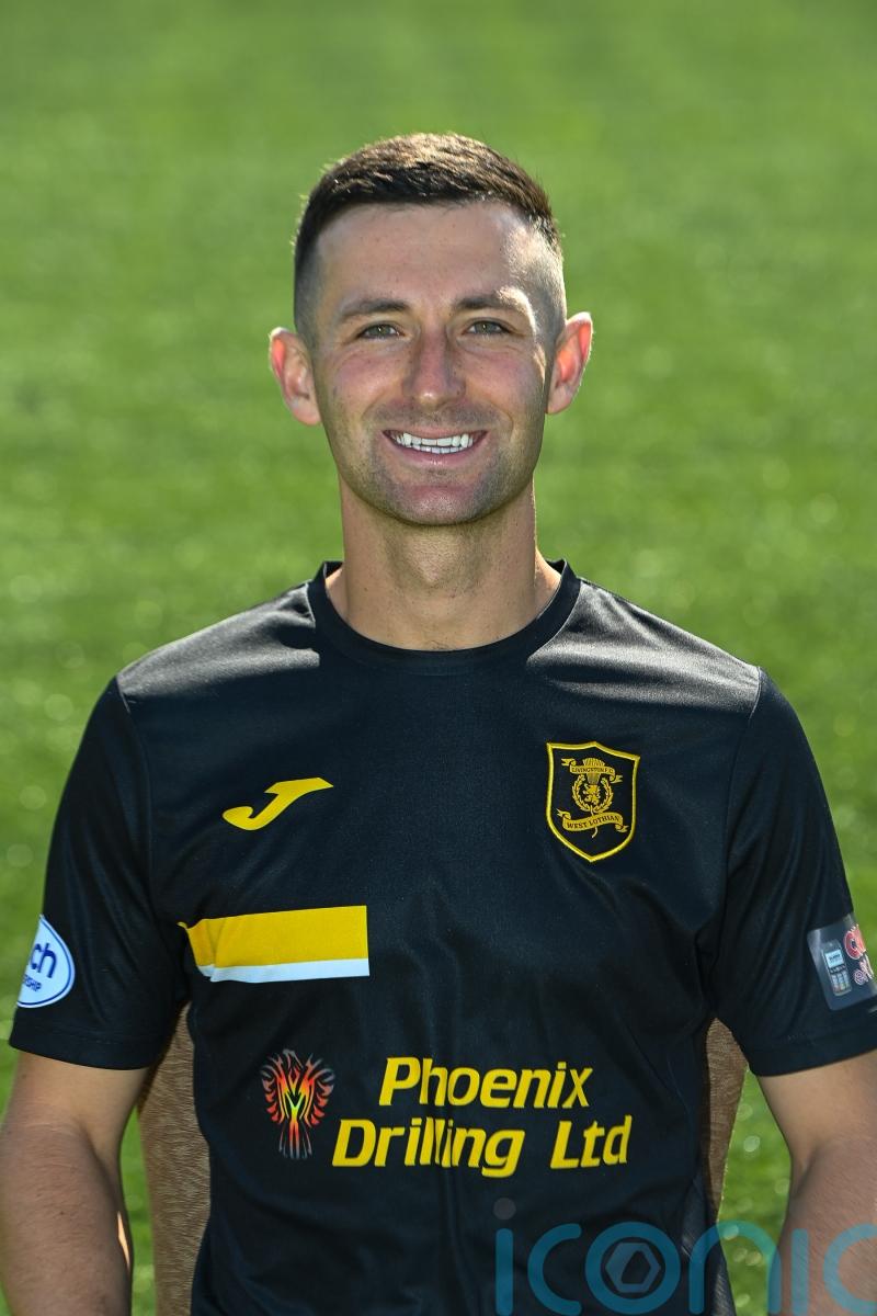 Hibernian held by 10-man St Johnstone