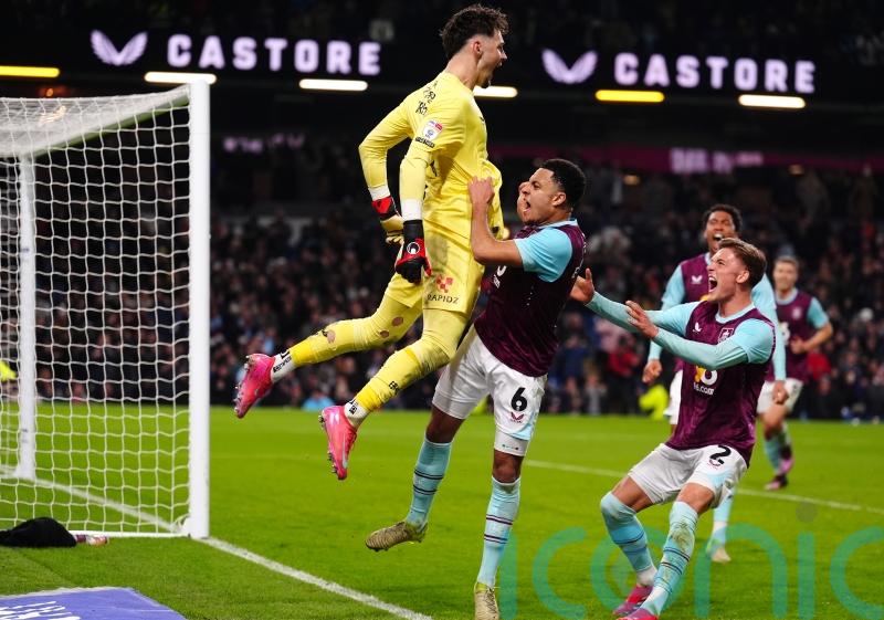 James Trafford saves two late Sunderland penalties to earn Burnley a draw