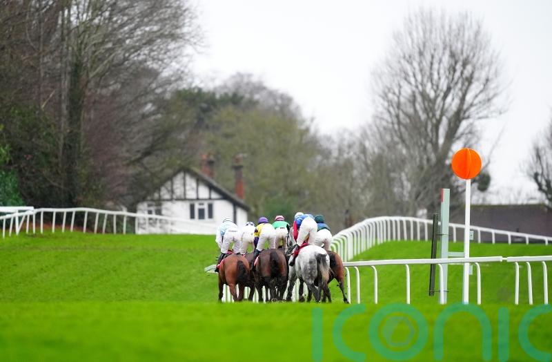 Trainer interview boycott proposed for Sandown on Saturday called off