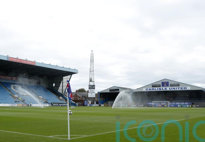 Mark Hughes&rsquo; first home game in charge of bottom side Carlisle ends in stalemate
