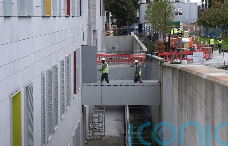 State &lsquo;robustly&rsquo; challenging Children&rsquo;s Hospital claims, Tanaiste says