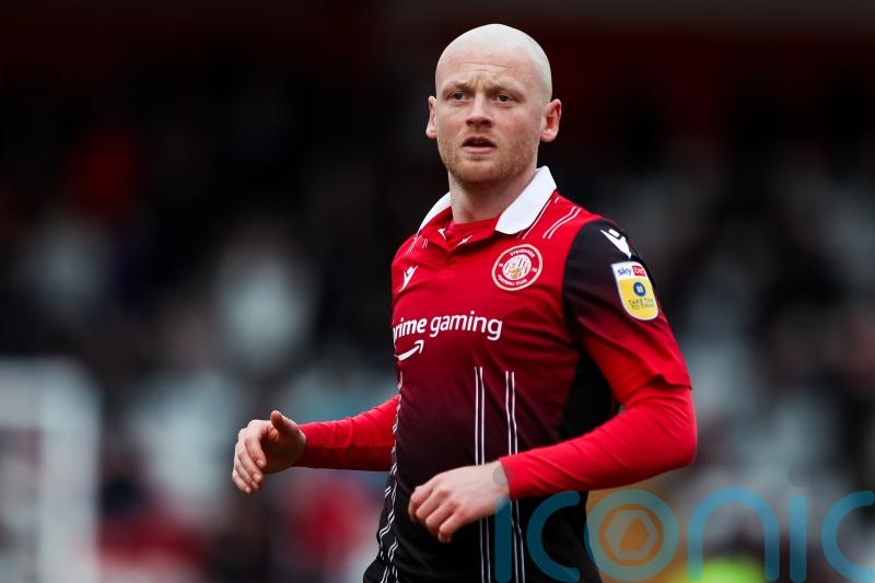 Jake Taylor on the spot to rescue a point for Eastleigh against Gateshead